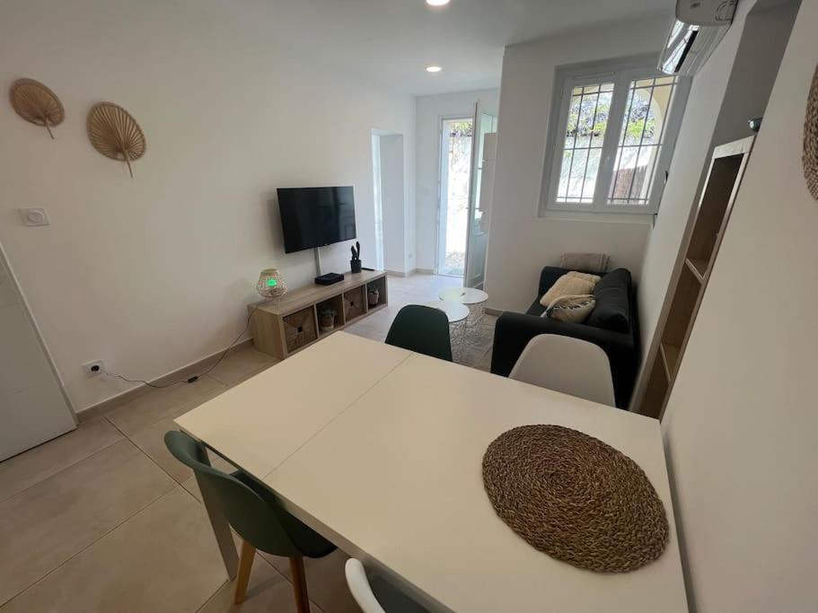 La Glycine - Parking Gratuit - Ac Clim - Cour Prive - Apartment Villeneuve-les-Avignon Luaran gambar